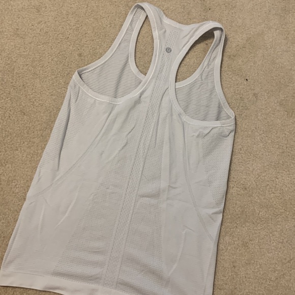 Lululemon White Swiftly Tech Tank Size 6 - Picture 2 of 2